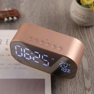 Akai ABTS-S2 GD Ξυπνητήρι και ηχείο Bluetooth με Aux-In, micro SD, ραδιόφωνο, USB για φόρτιση / μουσική – 6W
