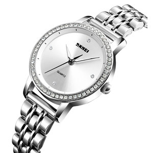 SKMEI γυναικείο ρολόι 1311SI με μεταλλικό μπρασελέ, 31mm, 3 ATM, ασημί